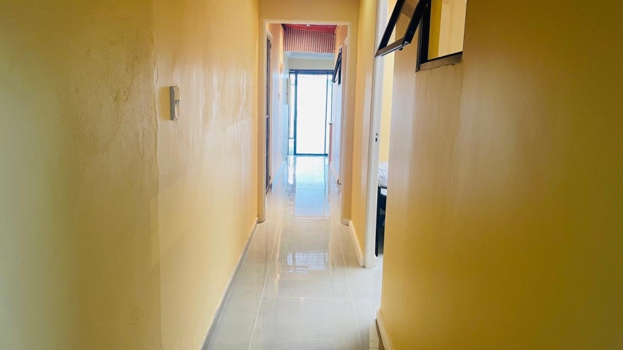 To Let 1 Bedroom Property for Rent in Goodwood Estate Western Cape